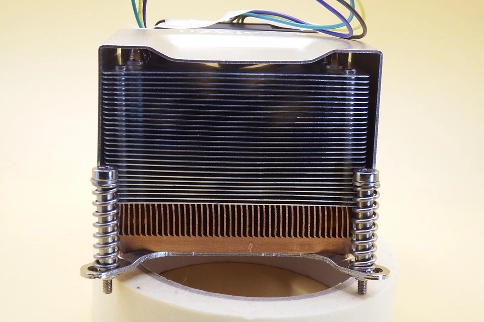 Pre-Owned Tested Dynatron Intel CPU Air Cooler 2 Ball Bearing Fan - Image 3 of 4