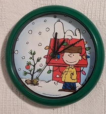 Peanuts Christmas Carol Clock Charlie Brown Snoopy - Clock works, music doesn't