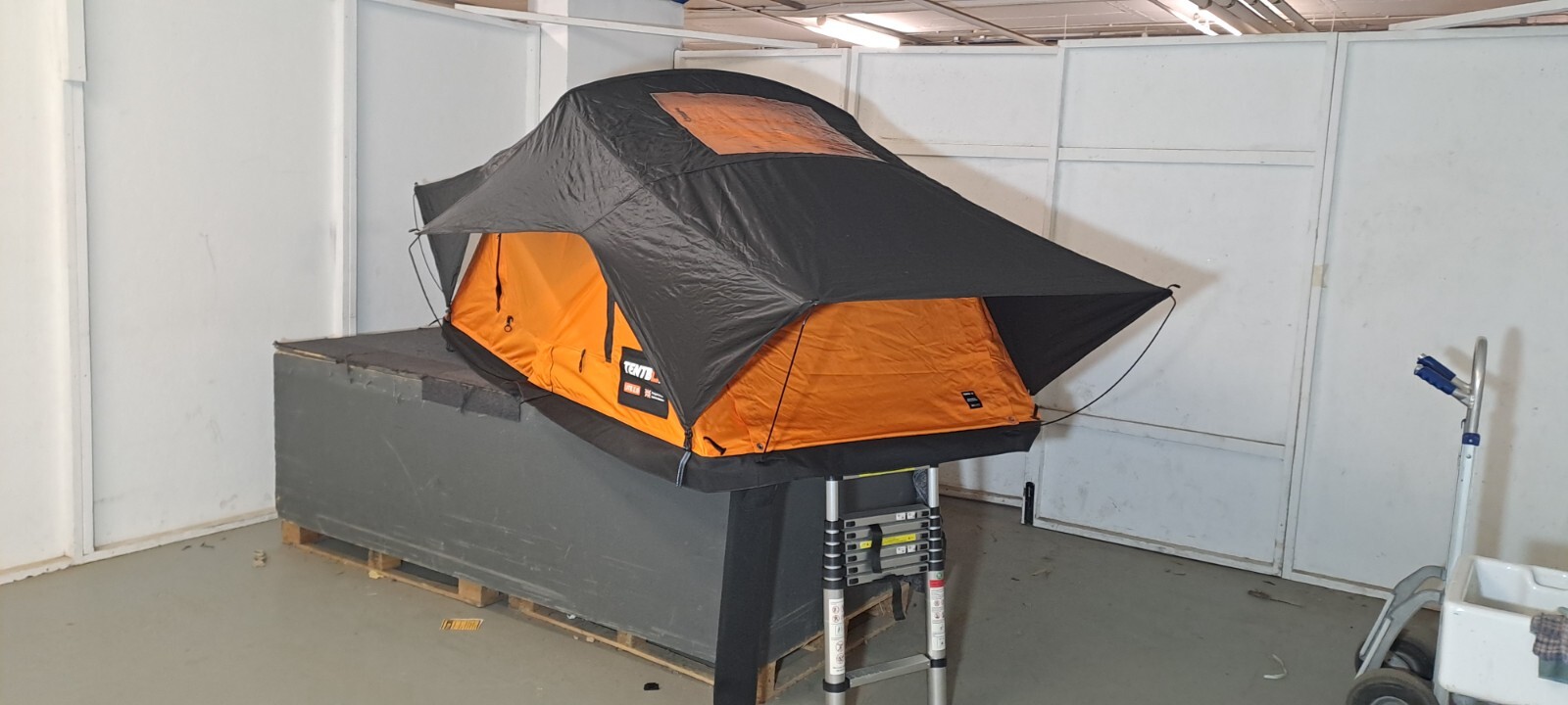 TentBox Lite 2.0 PreLoved Official TentBox PreLoved Car Roof Tent