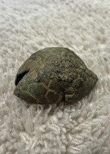 Antike Bronzekugel mit Schlangenmotiv, 16. Jahrhundert