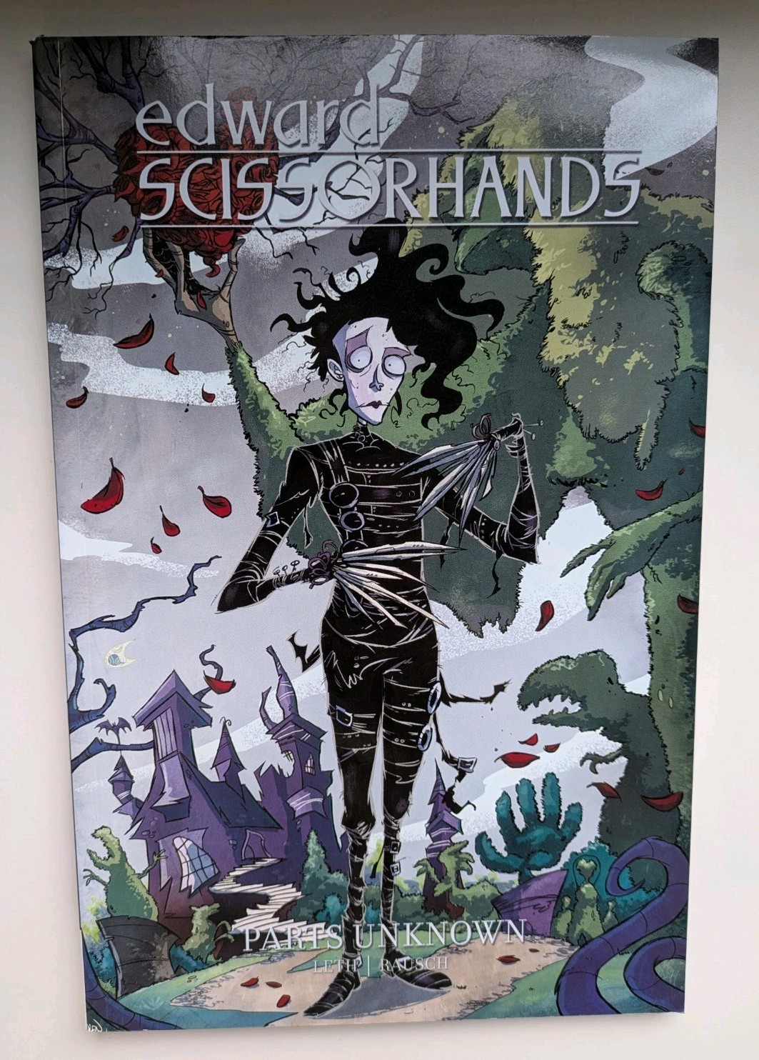 Edward Scissorhands : Parts Unknown - Graphic Novel Number 1.