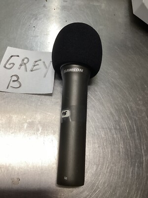 Samson Q2U USB / XLR Recording & Podcasting Handheld Dynamic Microphone Black