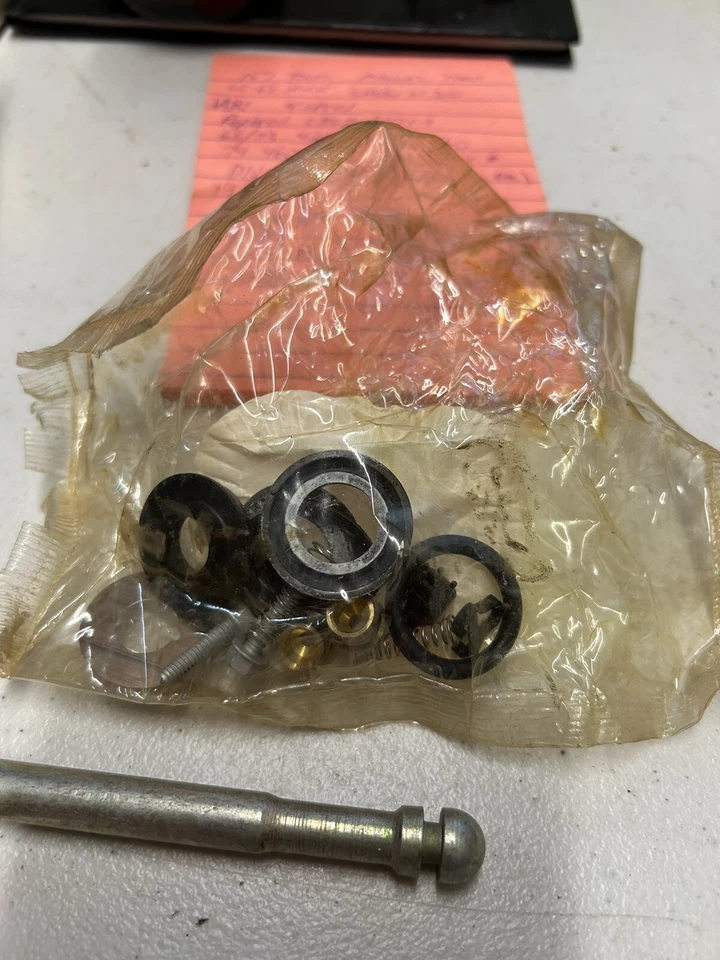 1968 1969 1970 1971 1972 NOS FORD F100 4X4 KIT DE RECONSTRUCCIÓN CILINDRO MAESTRO Foto 4 de 4