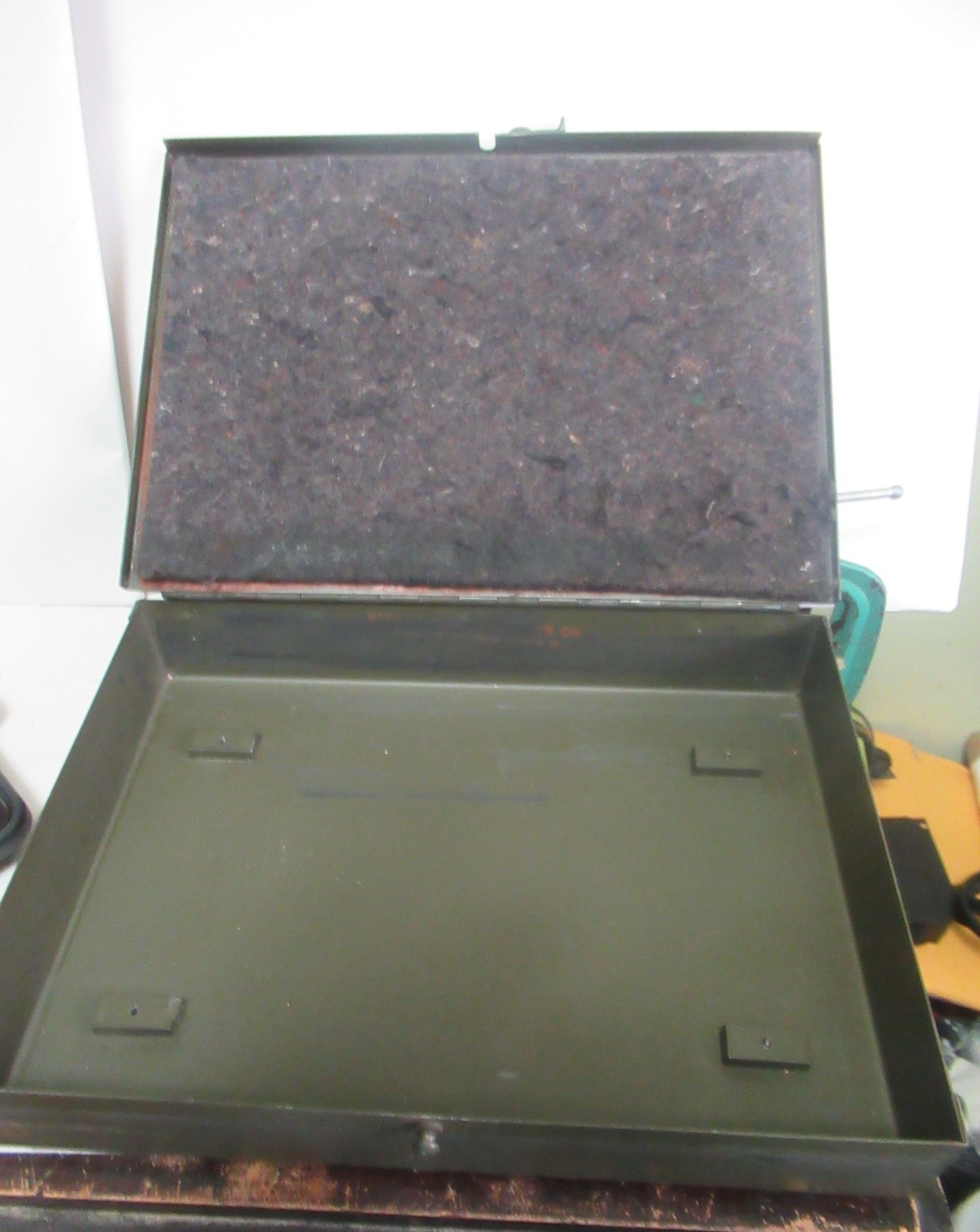 WWII US Army BX-40 Signal Corps Metal Box with clasp Empty