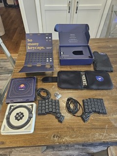 ZSA Voyager Split Ergonomic Keyboard w/ Tripod Kit