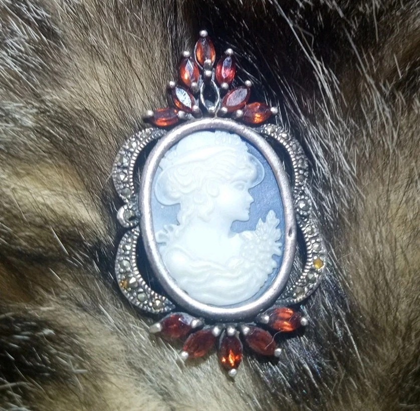 Lindo pingente de broche camafeu antigo esculpido 925 pedras vermelhas laranja filigrana vintage - Imagem 4 de 4