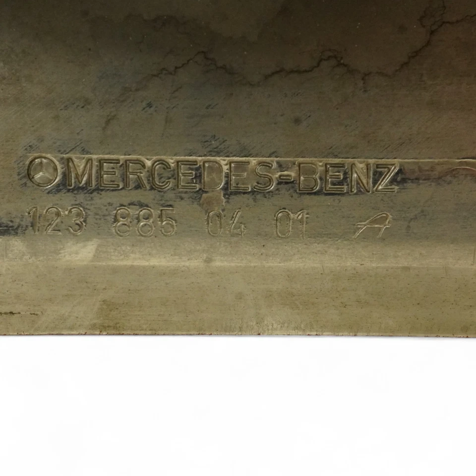 77-85 Mercedes 300D 300Cd 300Td W123 Bumper Panel Cover Front 1238850401 Oem - Imagem 4 de 4