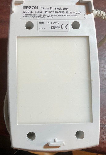 EPSON PERFECTION FLACHBETTSCANNER 35mm FILMADAPTER MODELL: EU 52 MIT GRATISVERSAND