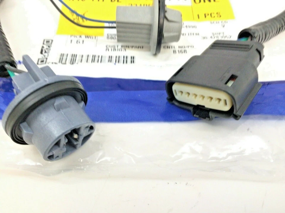 Chevrolet Tahoe Suburban 2015-2020 lámpara trasera enchufe y arnés de cableado nuevo OEM Foto 2 de 4