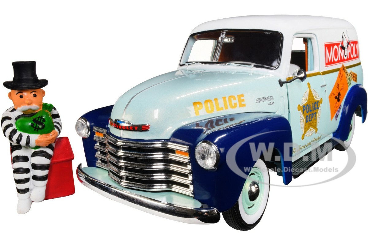 1948 CHEVROLET PANEL POLICE VAN & MR. MONOPOLY FIGURE 1/18 AUTO