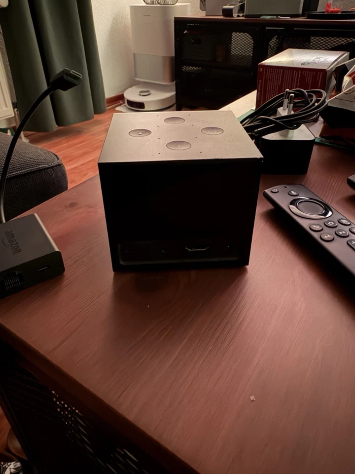 Amazon Fire TV Cube 2. Gen, Alexa, 4K Ultra HD, Ethernet - Bild 2 von 3