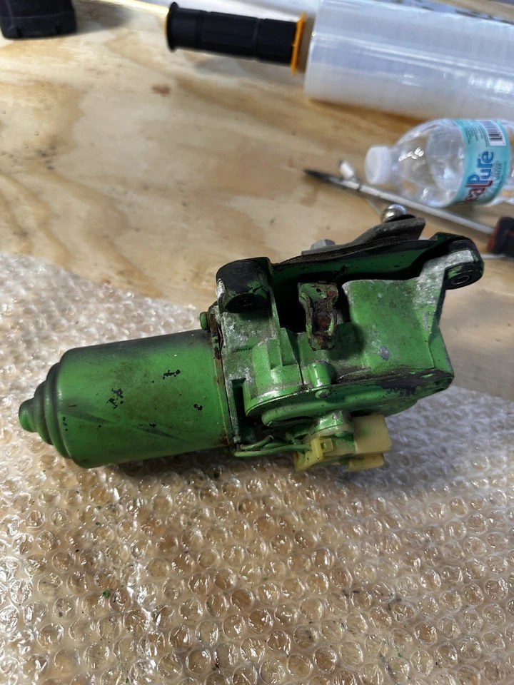 84-88 Nissan 300zx Z31 Windshield Wiper Motor OEM Used - Image 2 of 4