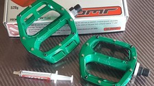 NEW Boxed DMR V8 Pedals 9/16" Mountain Bike BMX (IRISH GREEN) Classic Platform