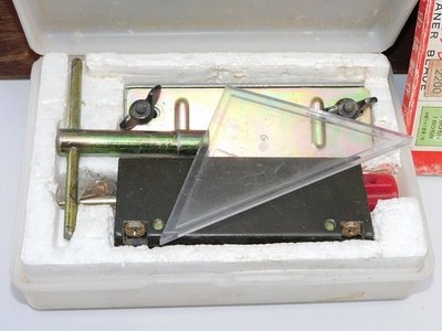 Makita 1805B 6 1/8 Planer 155mm 50-60Hz 1140W 12A 100V 15000RPM NO