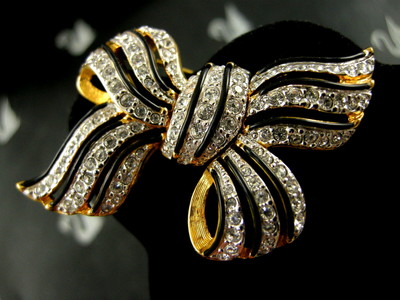 SIGNED SWAROVSKI CRYSTAL BOW PIN BROOCH NEW RETIRED RARE COLLECTORS PIECE 