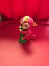 Authentic FINGERLINGS Interactive Pink Monkey BELLA by WowWee w Green Tree