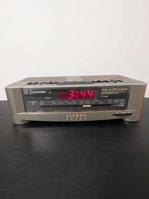 Vintage Emerson AK2745 Dual Alarm Digital Clock AM/FM Radio Stereo Sound TESTED