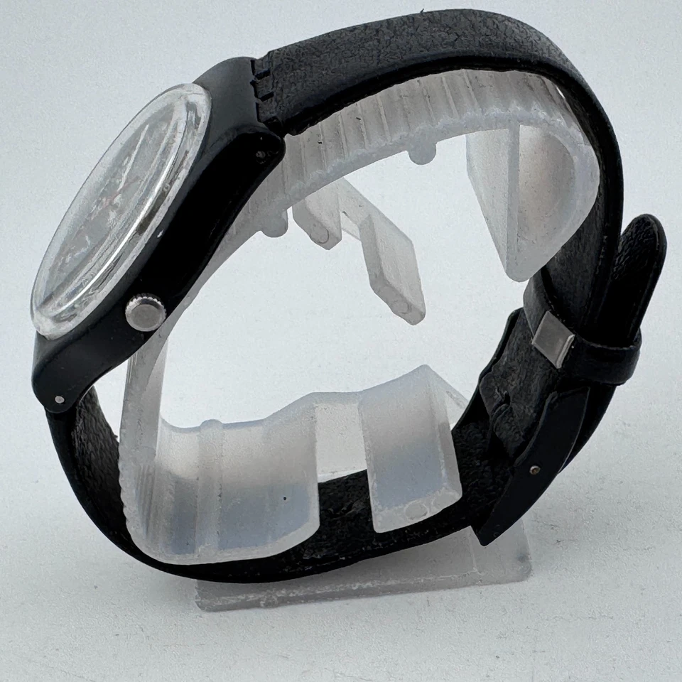 Reloj de cuarzo suizo Swatch Red Sunday GB750 de colección para hombre negro día fecha batería nueva Foto 4 de 4