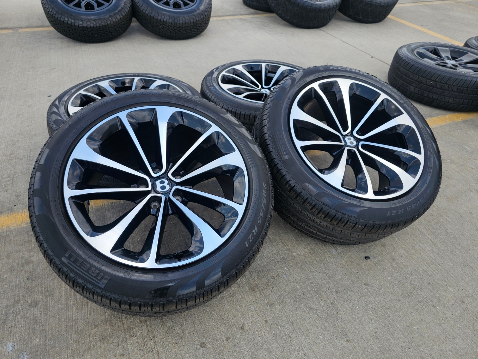 Bentley Bentayga LOWER Wheel