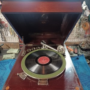 COLUMBIA GRAFONOLA PHONOGRAPH COMPLETE***MOTOR REBUILT***