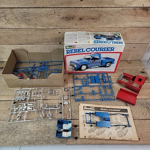 Vintage Revell 1/25 Rebel Courier Pick Up Truck Model Kit #7231 Box & Parts - Picture 1 of 12