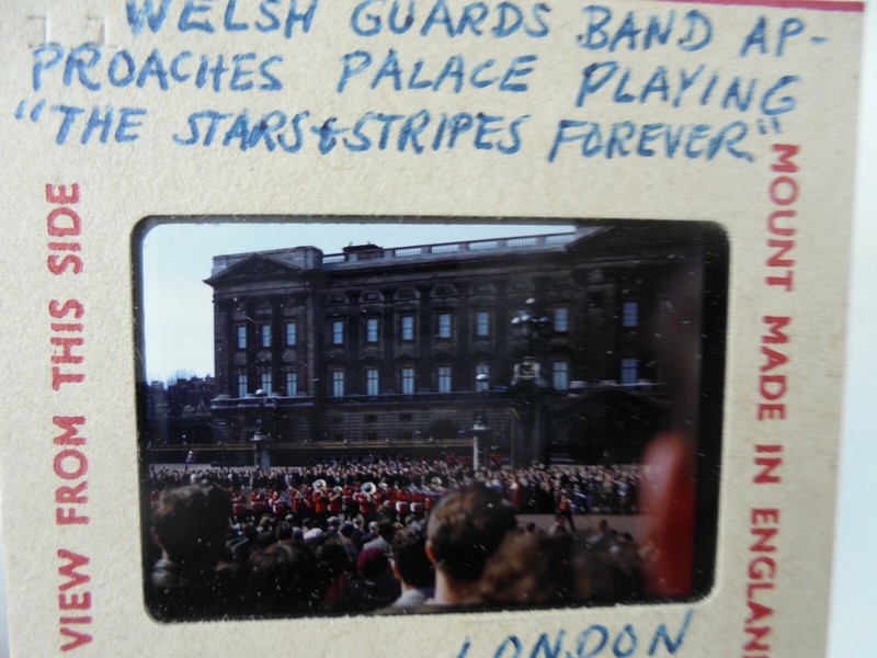 12 x Vintage 1955 Kodachrome Color Slides - LONDON - Buckingham Palace Guards