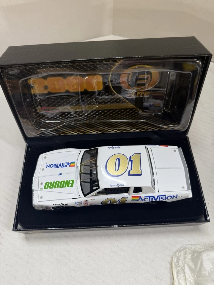 Mark Martin Action Elite Endura de Activision #01 1983 Monte Carlo Diecast 1/24 Foto 3 de 4