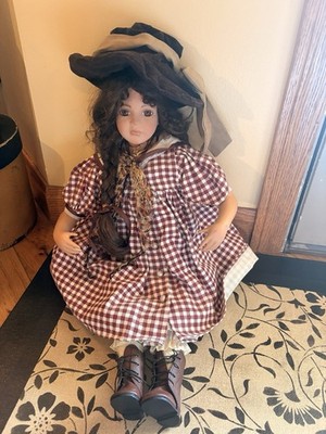 Harmony Kingdom Limited Edition Porcelain Doll 104/1000 Artist Signed