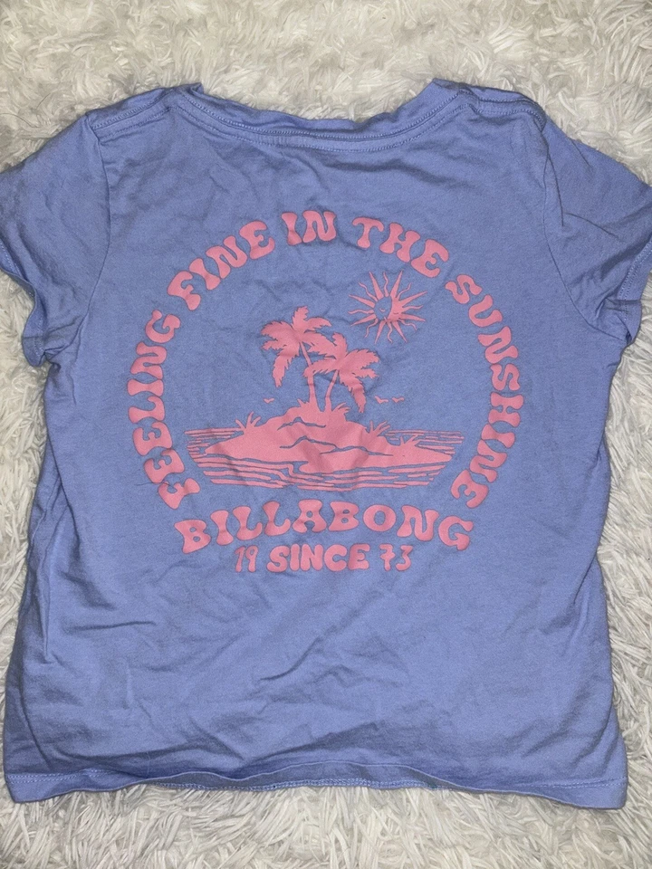 Billabong Sz. S Purple W/ Pink Design Short Sleeved Tee. Soft, Cute - Imagem 2 de 4