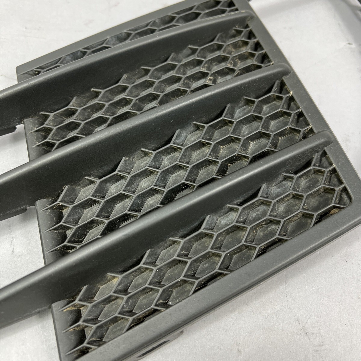 OEM VW GOLF MK6 FRONT BUMPER LEFT OUTER VENT GRILLE 5K0853665C | eBay