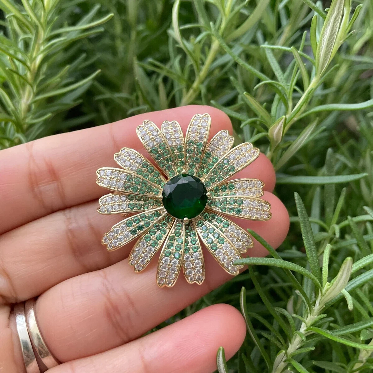 Gold brooch clearance