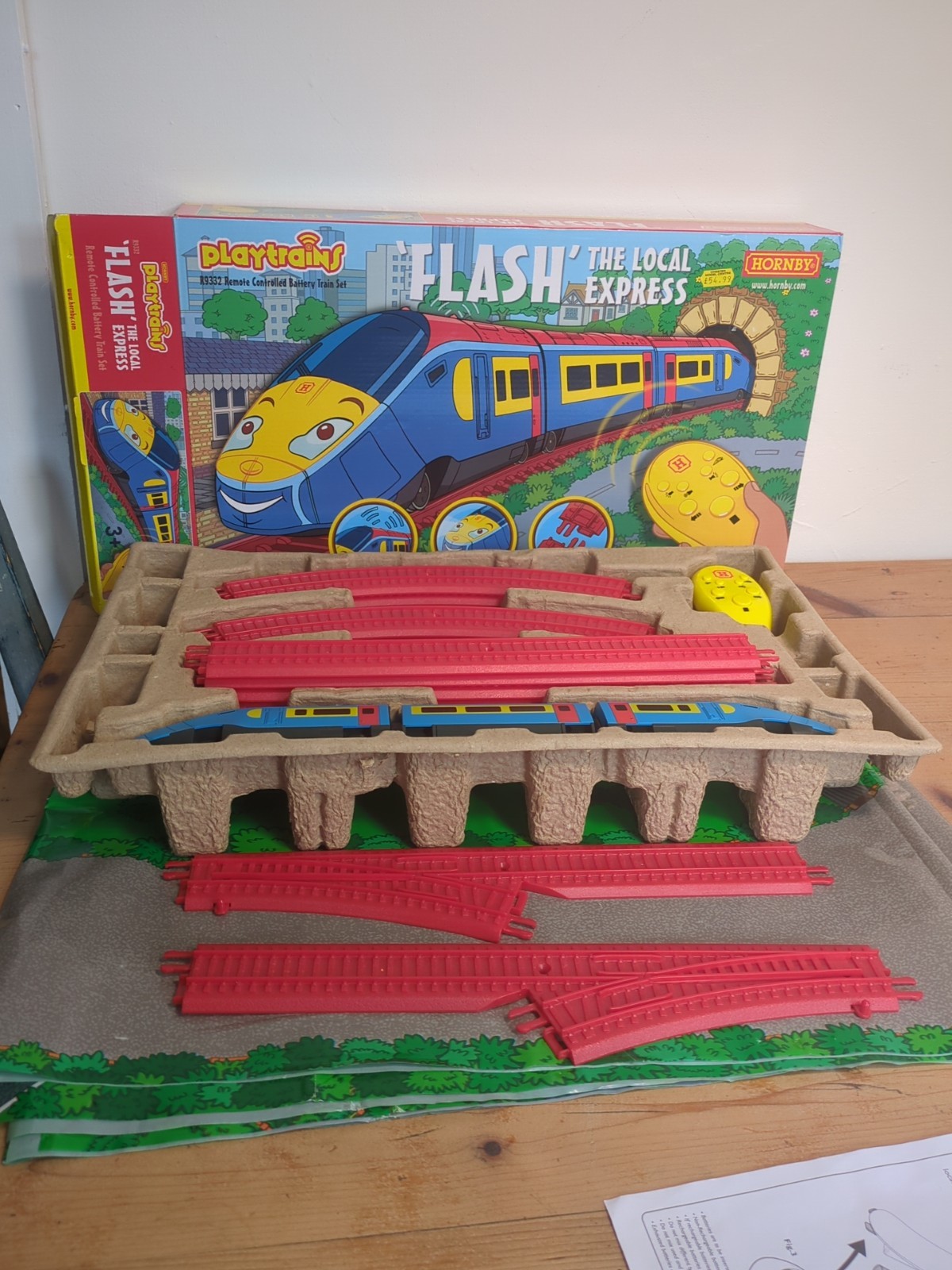 Hornby R9332 Playtrains - Flash the Local Express Remote Controlled Train Set