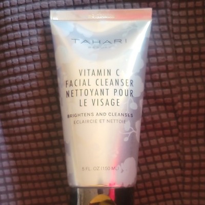Tahari Beauty Facial Cleanser Gel Vitamin C Brightens Cleanses 5 fl oz 150 ml