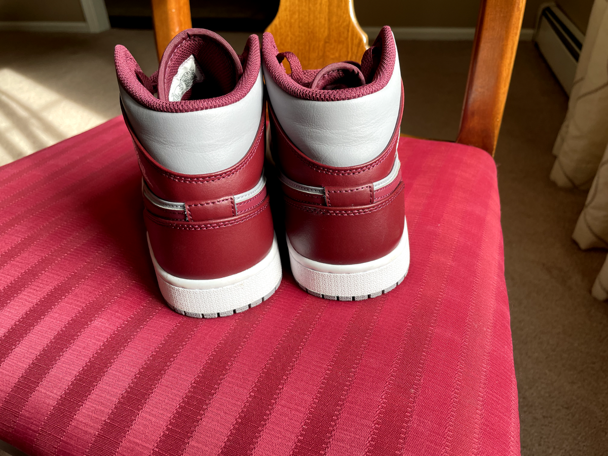Nike Air Jordan 1 Mid Cherrywood Red White Men\'s size 13 NEW in BOX DQ8426-615 Amazon.com | NIKE Big Kid main image 4