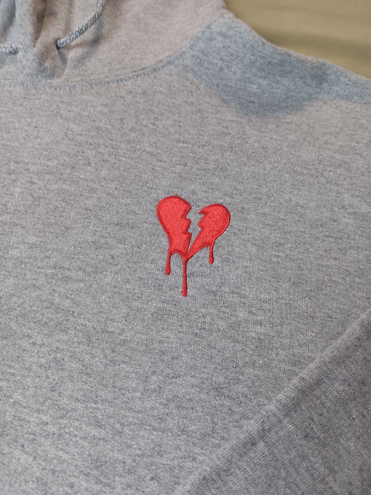 Riot Society Japan Broken Heart Hoodie Sweater Size L Gray | Inox Wind
