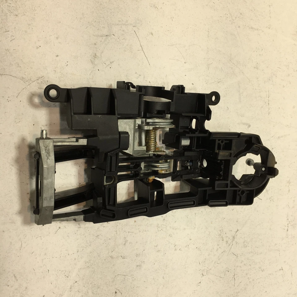 Soporte base manija puerta pasajero delantero derecho BMW 550i xDrive 2011-2016 OEM Foto 4 de 4