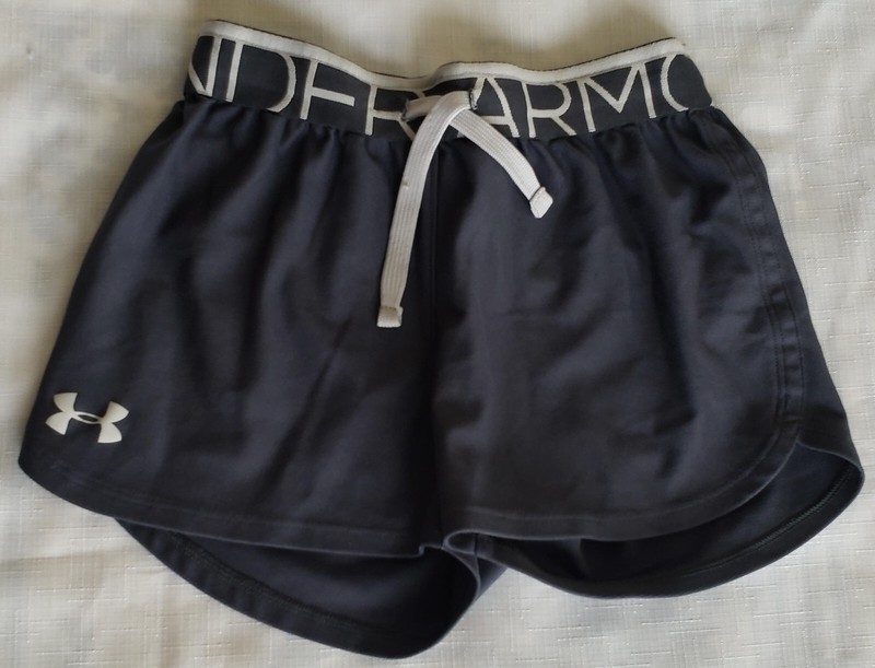 Girls Gray/White Under Armour heat gear Shorts size YSM