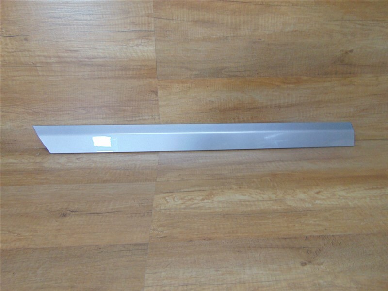 Rear Right Door Exterior Strip Genuine Mercedes W245 - A1696903662 