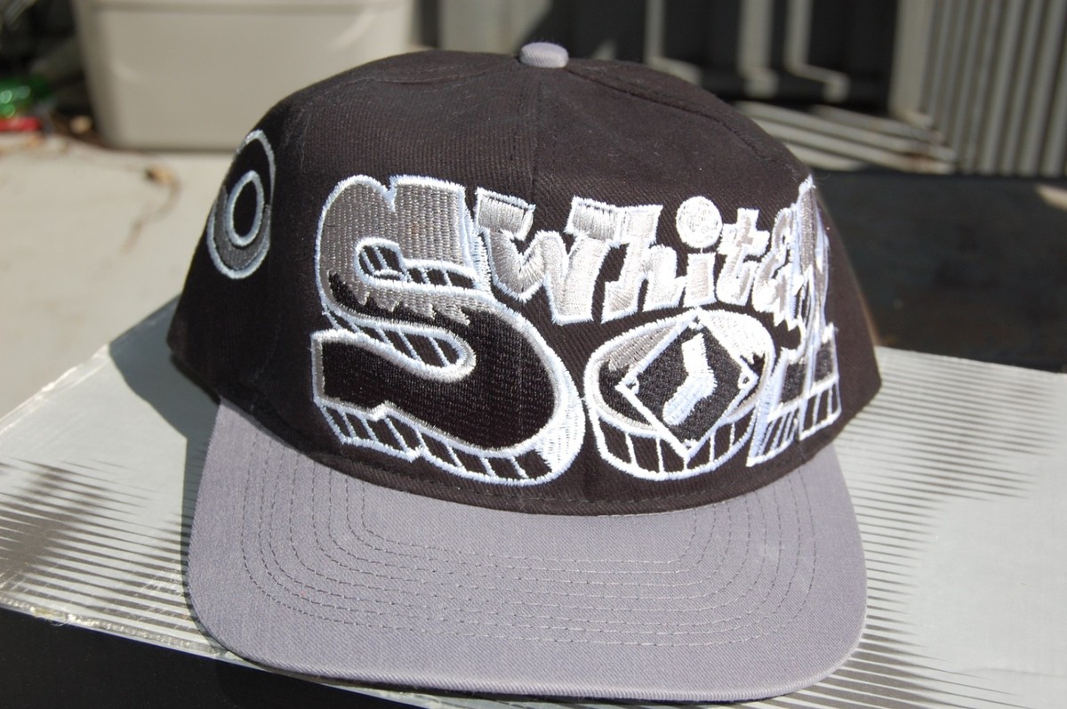 RARE CUSTOM CHICAGO WHITE SOX GRAFFITI 90S SNAPBACK BRAND NEW TOP