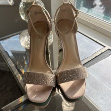 Betsey Johnson Women  s Shoes Size 9