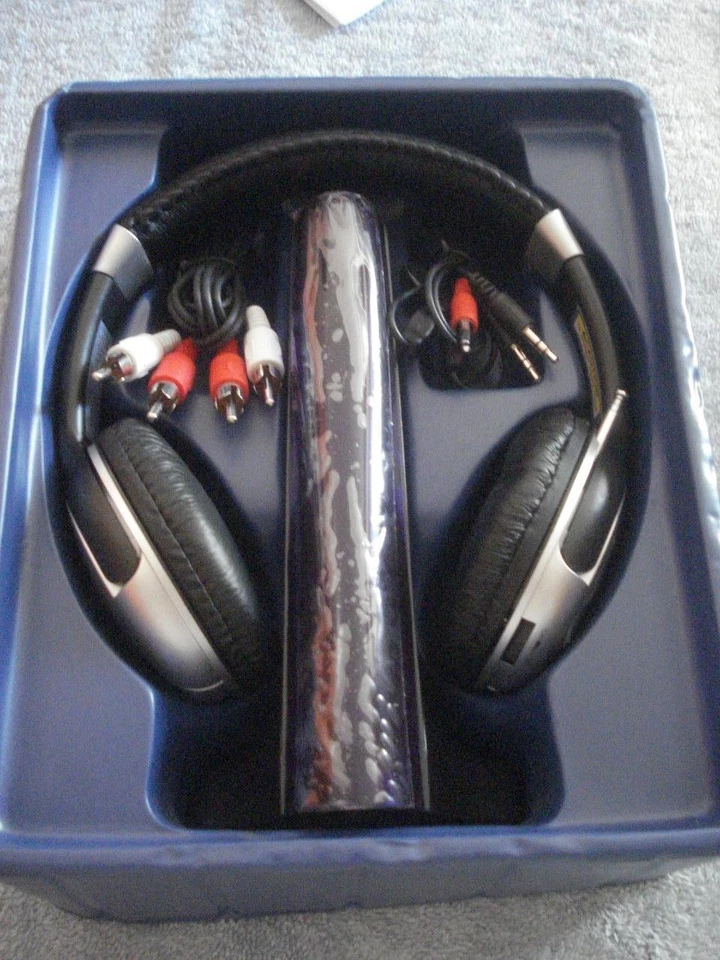 NUEVOS AURICULARES INALÁMBRICOS 4 en 1 FM HI-FI Y NUEVOS APPLE IPOD SHUFFLE 1 GB - Imagen 4 de 4