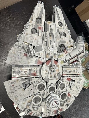 LEGO Star Wars Millennium Falcon   Set 75192 (UCS)   Pre-Owned / Disassembled