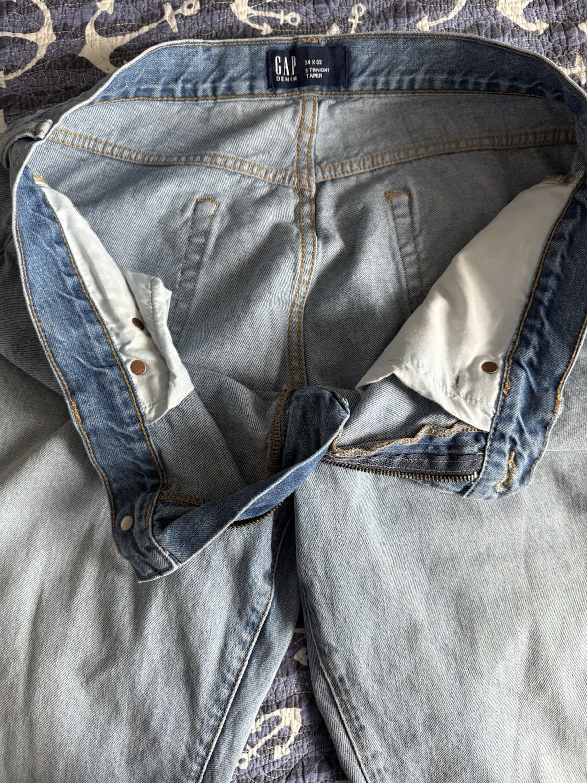 Gap Men Blue Jeans Straight Taper Denim Zipper Cotton Knees Holes Sz  34 X 32 