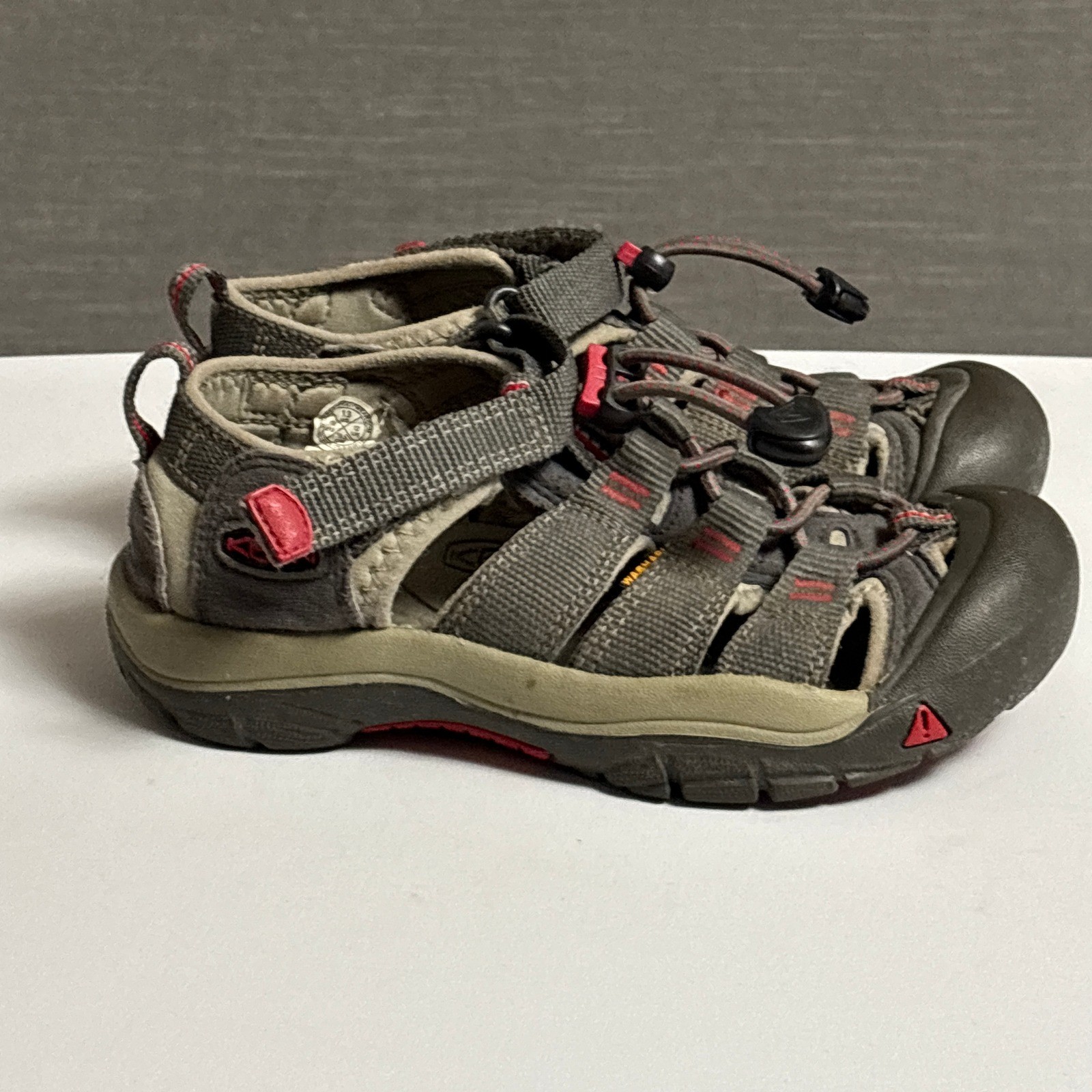 KEEN bambino ragazzo 13 grigio lavabile Newport grigio acqua escursionismo casual trail