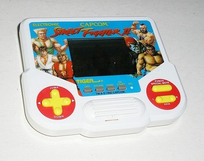 Vintage 1992 Tiger Electronics Capcom STREET FIGHTER II Handheld Video Game L@@K