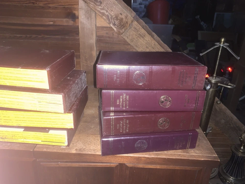 Lot of 23 Assorted Year National Geographic Magazines 1990s 1962 2003 With Cases - Image 4 of 4