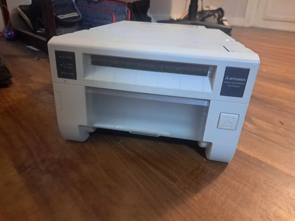 Mitsubishi CP-D70DW Dye Sub Printer photo printer with 5 x 7 paper and ribbon