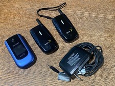 Lot of 3 Vintage Samsung UTStarcom Sprint Flip Cell Phones Charger READ
