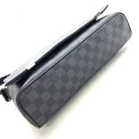 LOUIS VUITTON District NM Damier Graphite Black Shoulder Bag Messenger image 5