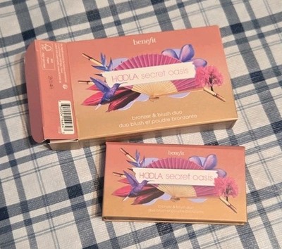Benefit Hoola Secret Oasis Bronzer And Blush Duo in Hoola Light & Willa New